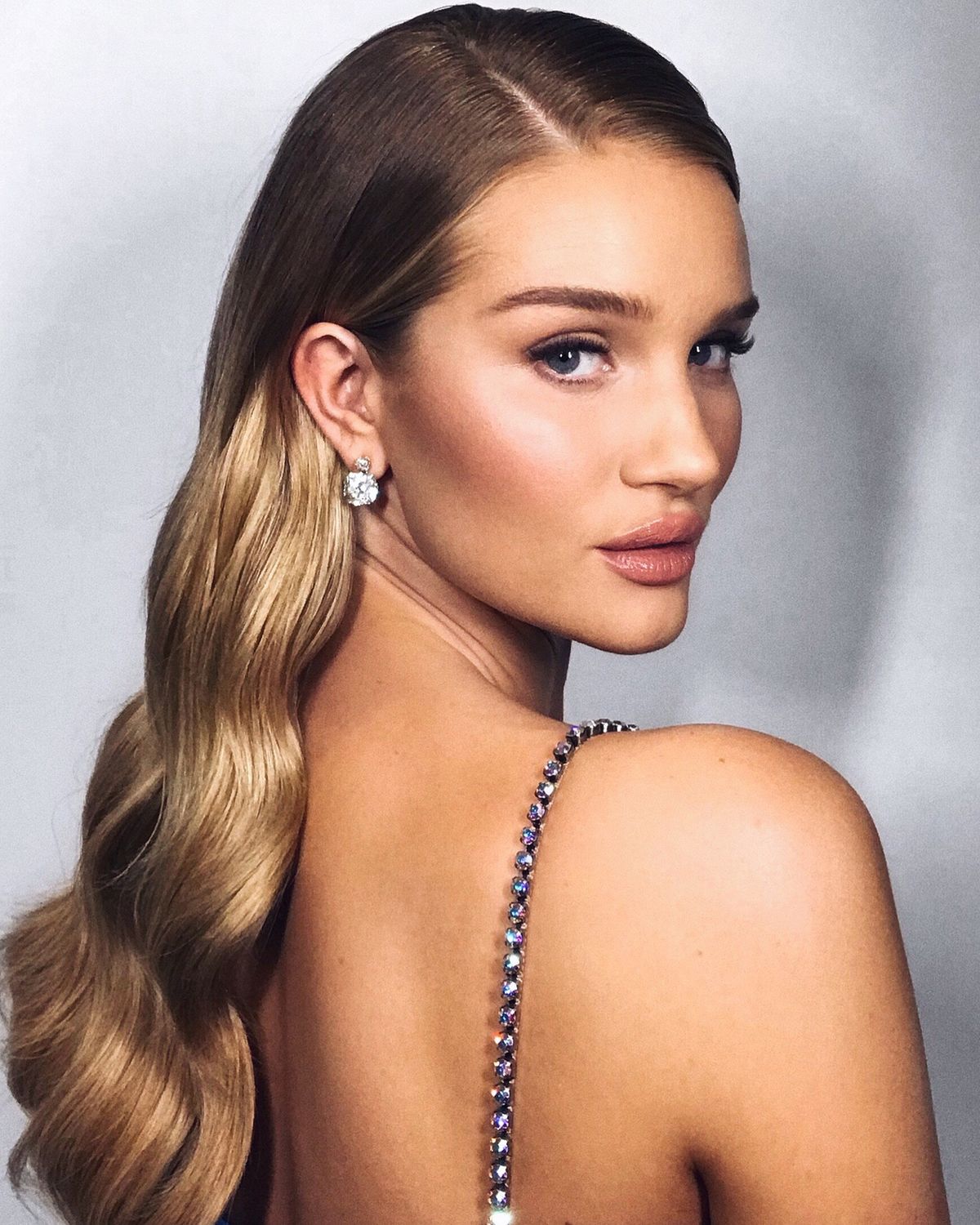 Прически на прямые волосы. Рози Хантингтон. Rosie Huntington-Whiteley. Рози Хантингтон молодая. Укладка Роузи Хантингтон.