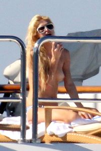 Paris Hilton... Boobs Pussy No Panties-c6wfv6phvq.jpg