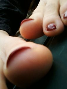 2 Girl Feet in the Park (x114)-46wgffn7j3.jpg