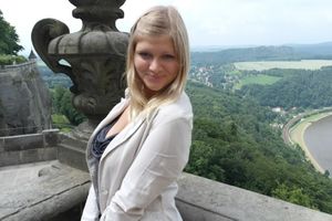 Amateur blonde teen showing her big tits on vacation pics (49 pics)-e6w5sgernx.jpg