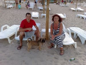 On-vacation-with-her-mother-at-Mamaia-Beach-x30-z6wmjeg4v6.jpg