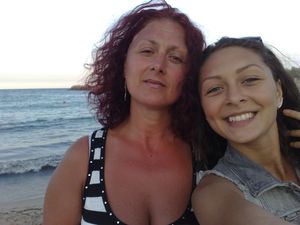 On vacation with her mother at Mamaia Beach x30-76wmjeivd4.jpg