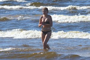 Baltic-Beaches-Girls-01-%2872-Pics%29-t6x5hf2aje.jpg