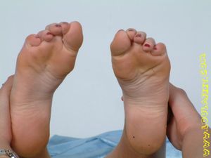 Teen Feet Fetish - Volume 1 - Foot Toes Sucking Tickling Footjob - 426Pics-z6x8felnvj.jpg