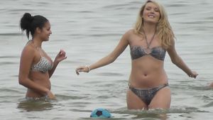 Bikini-girls-playing-ball-in-the-surf-y7c3c9c52u.jpg